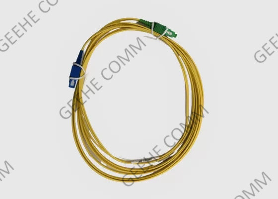 Κίτρινο APC Sc 100M στο διπλό σκοινί μπαλωμάτων ινών Sc UPC πολλαπλού τρόπου