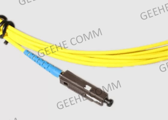 Κίτρινο 2.0mm MU σκοινί μπαλωμάτων συνδετήρων πολλαπλού τρόπου διπλό