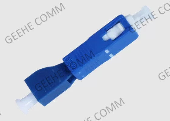 Μπλε αρσενικό FTTH στο θηλυκό Sc ινών στον προσαρμοστή LC